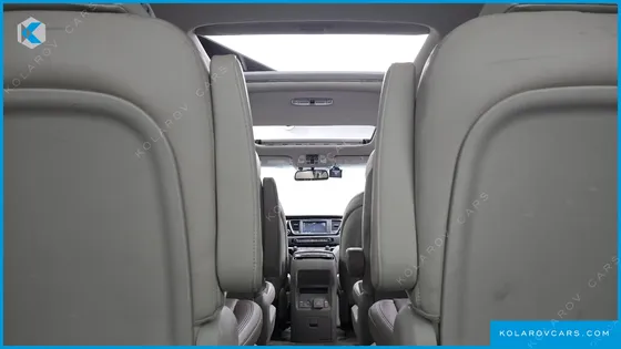 KIA CARNIVAL 9-SEATER NOBLESSE