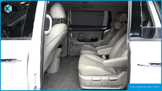 KIA CARNIVAL 7-SEATER LIMOUSINE