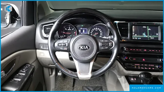 KIA CARNIVAL 7-SEATER LIMOUSINE