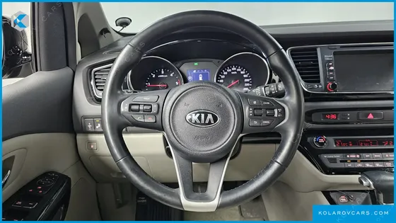 KIA CARNIVAL 9-SEATER PRESTIGE