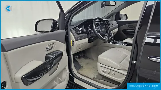 KIA CARNIVAL 9-SEATER PRESTIGE