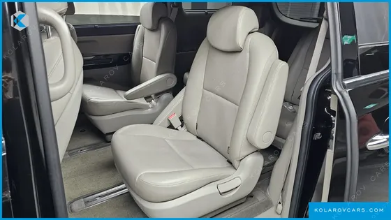 KIA CARNIVAL 9-SEATER PRESTIGE