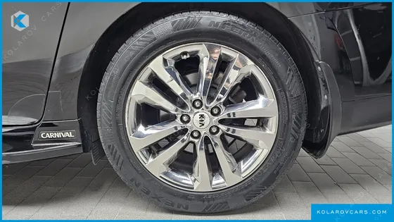 KIA CARNIVAL 9-SEATER PRESTIGE