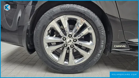KIA CARNIVAL 9-SEATER PRESTIGE