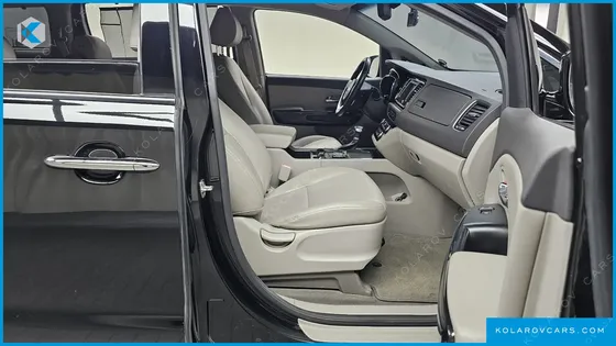 KIA CARNIVAL 9-SEATER PRESTIGE