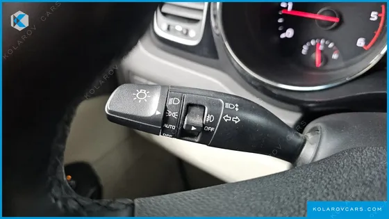 KIA CARNIVAL 9-SEATER PRESTIGE