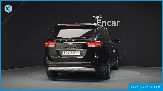 KIA CARNIVAL 9-SEATER NOBLESSE