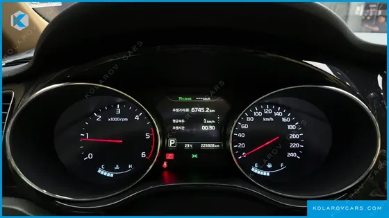 KIA CARNIVAL 9-SEATER NOBLESSE