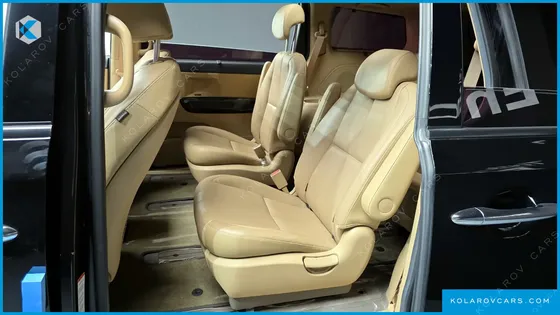 KIA CARNIVAL 9-SEATER NOBLESSE