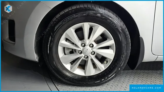 KIA CARNIVAL 11-SEATER LUXURY