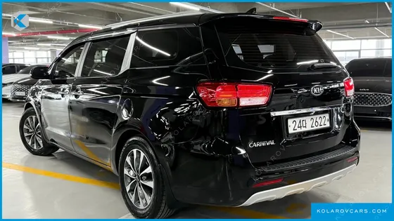 KIA CARNIVAL 9-SEATER LUXURY