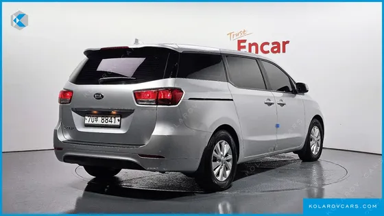 KIA CARNIVAL 11-SEATER DELUXE