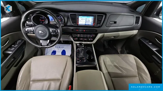 KIA CARNIVAL 11-SEATER DELUXE