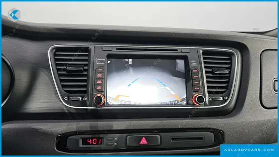 KIA CARNIVAL 11-SEATER DELUXE