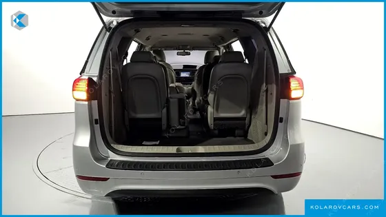 KIA CARNIVAL 11-SEATER DELUXE