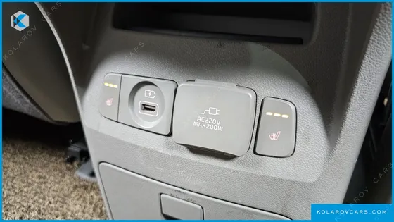 KIA CARNIVAL 9-SEATER OUTDOOR