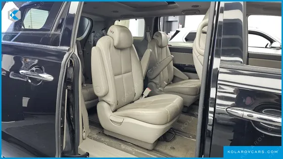 KIA CARNIVAL 9-SEATER NOBLESSE