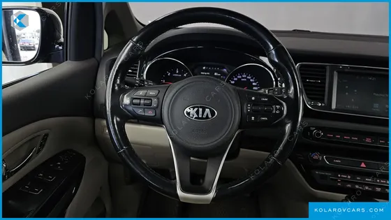 KIA CARNIVAL 9-SEATER NOBLESSE