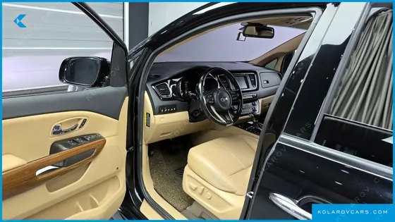 KIA CARNIVAL 9-SEATER HI-LIMOUSINE