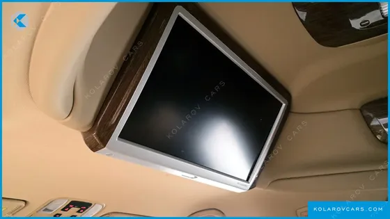 KIA CARNIVAL 9-SEATER HI-LIMOUSINE