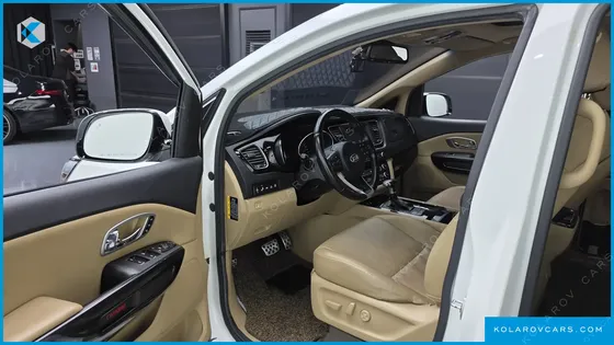 KIA CARNIVAL 9-SEATER PRESTIGE