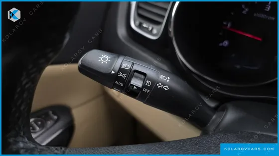 KIA CARNIVAL 9-SEATER PRESTIGE