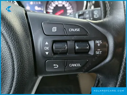KIA CARNIVAL 9-SEATER PRESTIGE