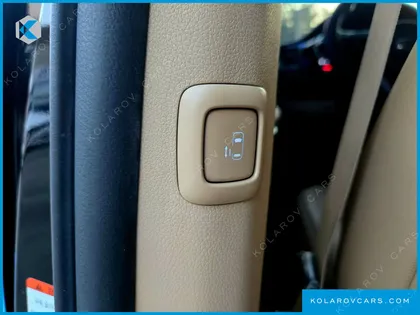 KIA CARNIVAL 9-SEATER PRESTIGE