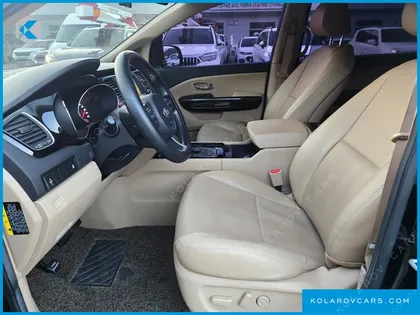 KIA CARNIVAL 9-SEATER PRESTIGE