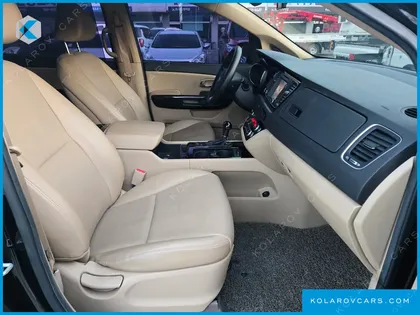 KIA CARNIVAL 9-SEATER PRESTIGE