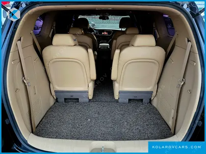 KIA CARNIVAL 9-SEATER PRESTIGE