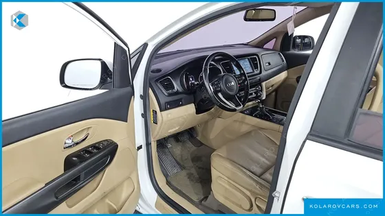 KIA CARNIVAL 9-SEATER LUXURY