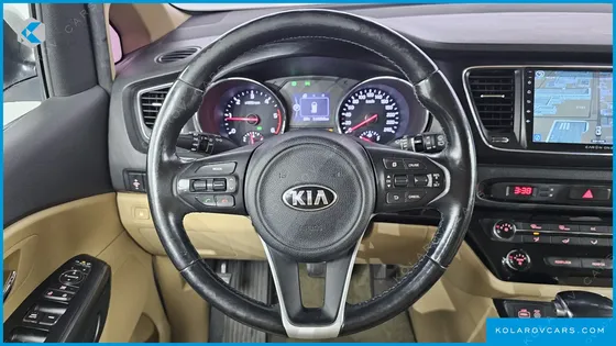KIA CARNIVAL 9-SEATER LUXURY