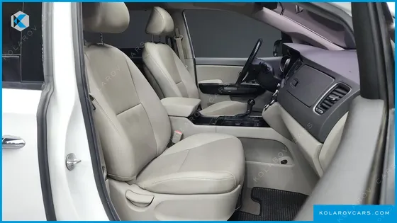 KIA CARNIVAL 9-SEATER PRESTIGE