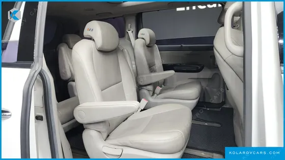 KIA CARNIVAL 9-SEATER PRESTIGE