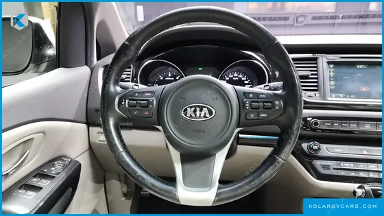 KIA CARNIVAL 9-SEATER PRESTIGE