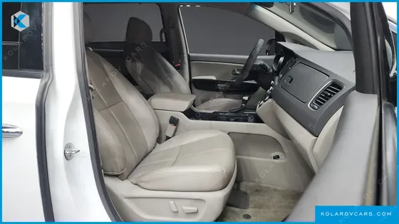 KIA CARNIVAL 9-SEATER NOBLESSE