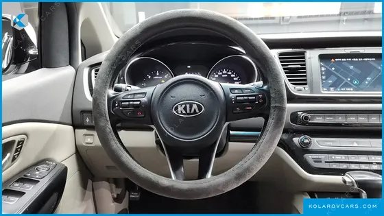 KIA CARNIVAL 9-SEATER NOBLESSE