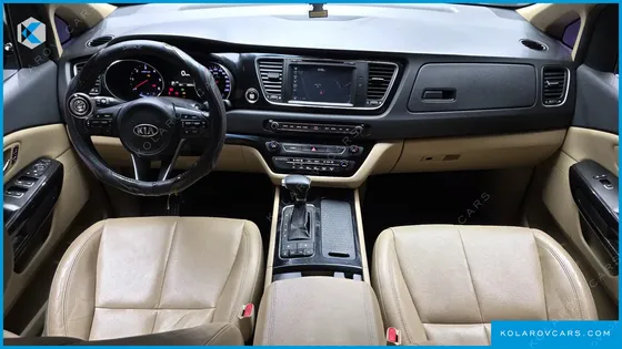 KIA CARNIVAL 7-SEATER LIMOUSINE