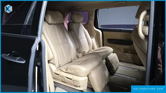 KIA CARNIVAL 7-SEATER LIMOUSINE