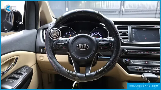KIA CARNIVAL 7-SEATER LIMOUSINE