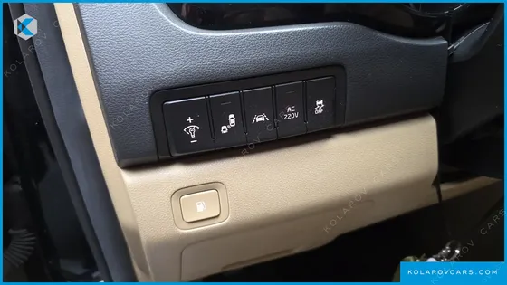 KIA CARNIVAL 7-SEATER LIMOUSINE