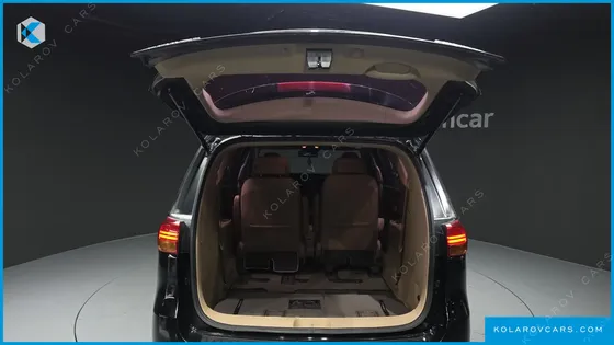 KIA CARNIVAL 7-SEATER LIMOUSINE