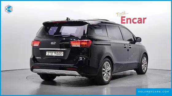 KIA CARNIVAL 9-SEATER NOBLESSE