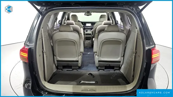 KIA CARNIVAL 9-SEATER NOBLESSE