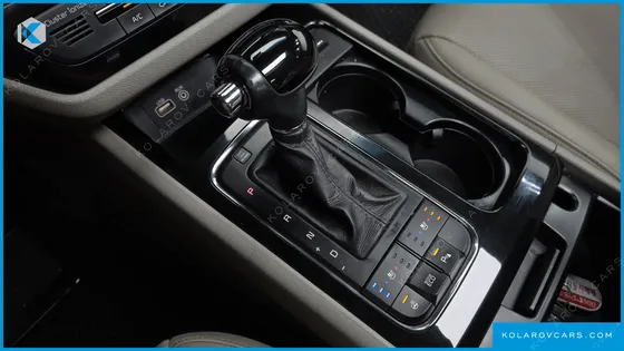 KIA CARNIVAL 9-SEATER PRESTIGE