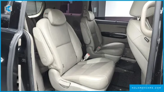 KIA CARNIVAL 9-SEATER PRESTIGE