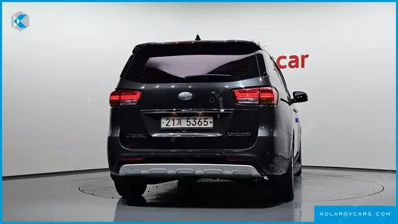 KIA CARNIVAL 9-SEATER PRESTIGE