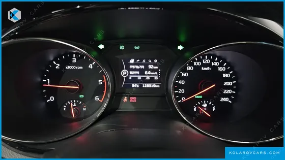 KIA CARNIVAL 9-SEATER PRESTIGE