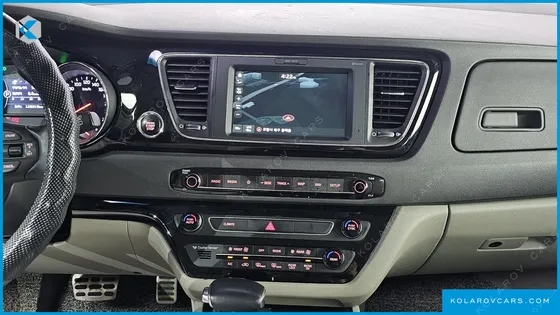 KIA CARNIVAL 9-SEATER PRESTIGE